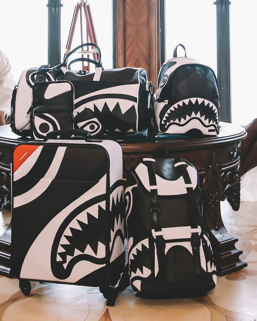V.V.I.P. SLING | Sprayground Clearance