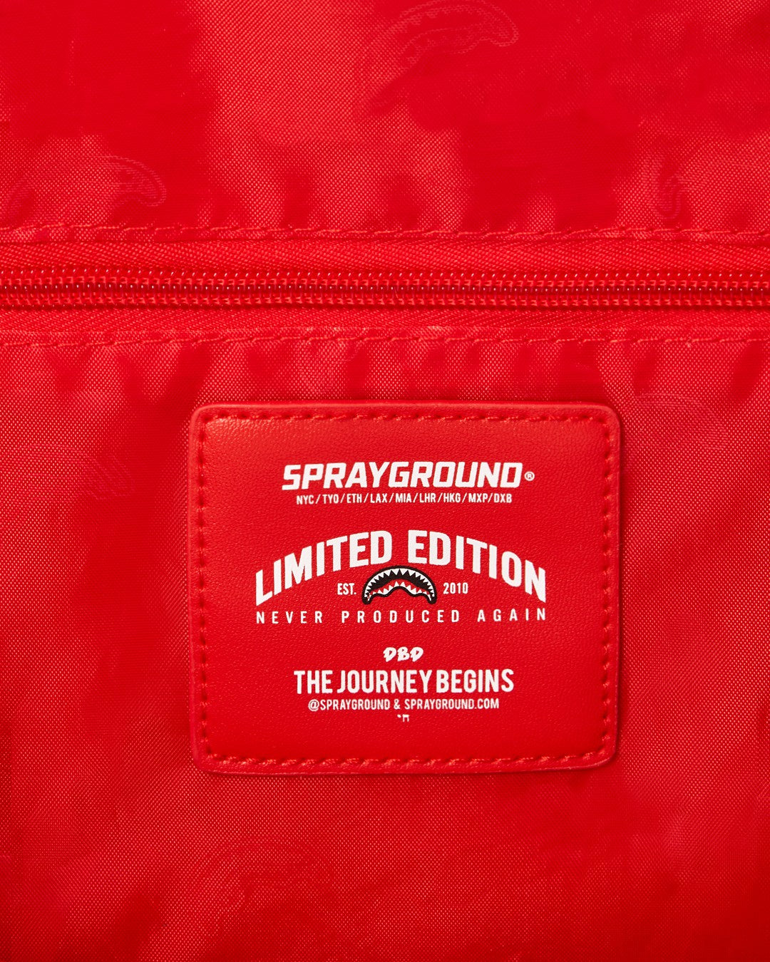 SHARK CHECK (WHITE) DUFFLE | Sprayground sale