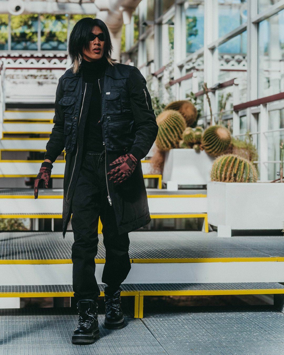 XTC SHARKS IN PARIS GLOVES | Sprayground Near Me