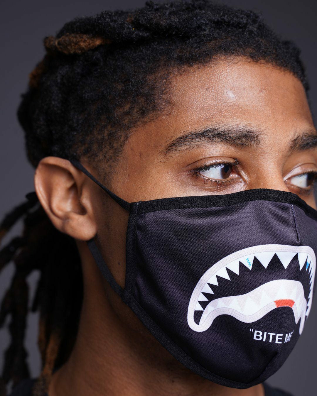 BITE ME SHARK (BLK) POLYESTER FACE MASK | Sprayground sale