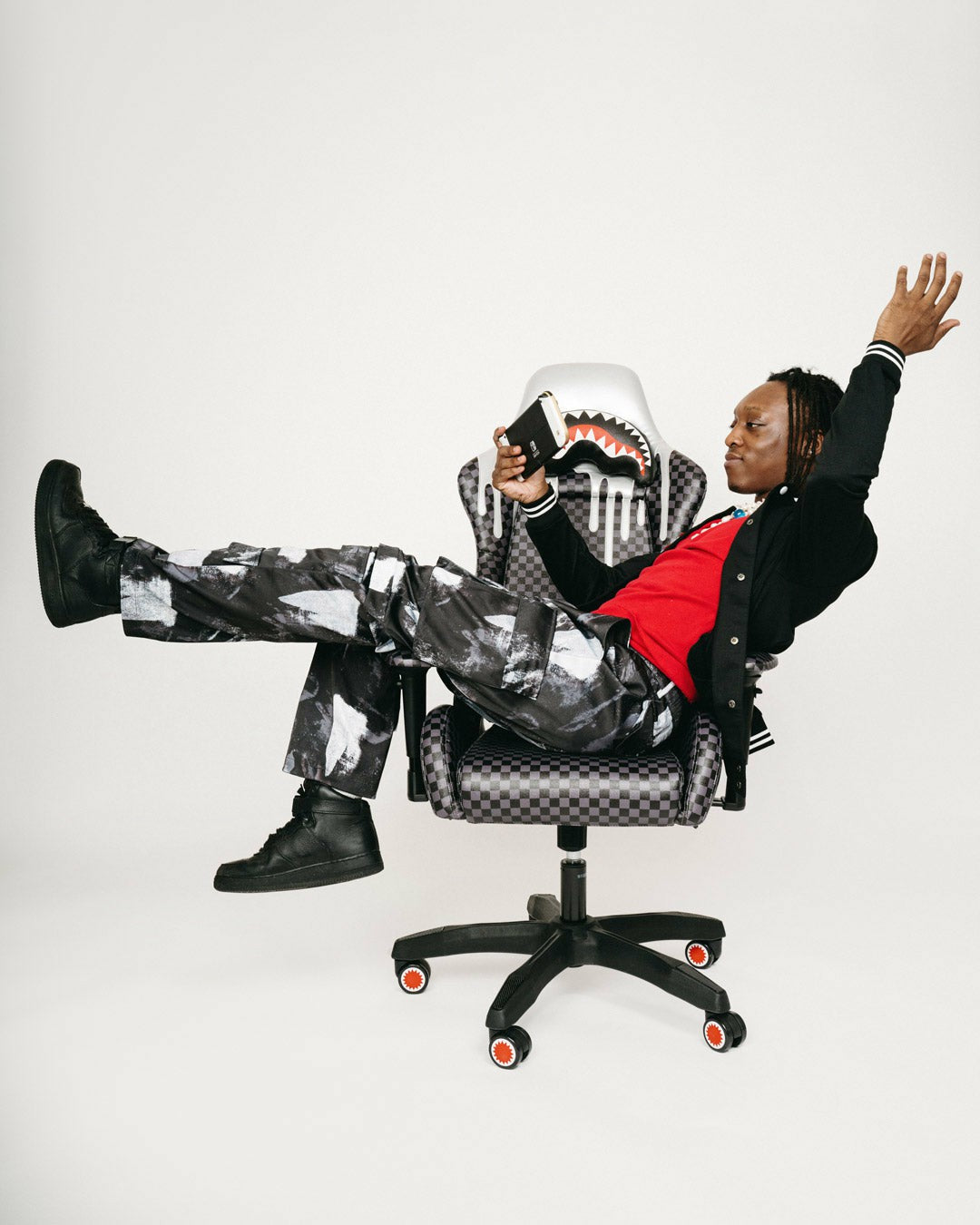 GHOST DRIP SHARK CHAIR | Sprayground Online