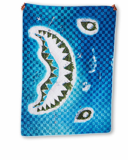 SHARK ISLAND PACKABLE BEACH MAT BLANKET WATER RESISTANT CONVERTIBLE TO | Sprayground for sale