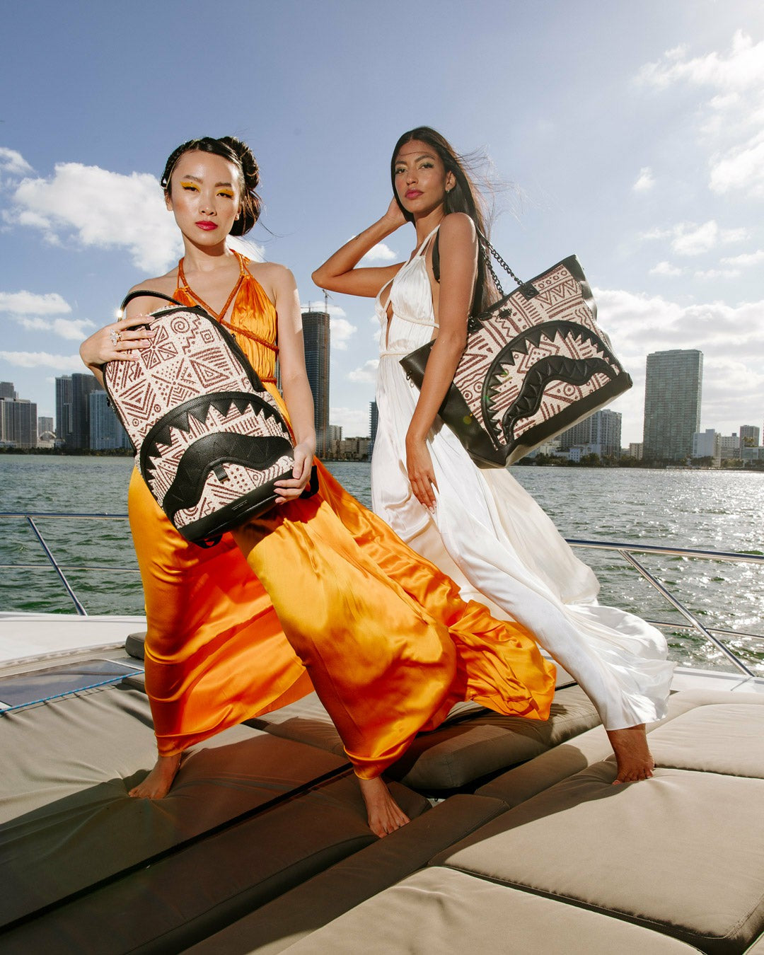 A.I. PALM MIRAGE SHARK LUXE BEACH TOTE | Sprayground Clearance