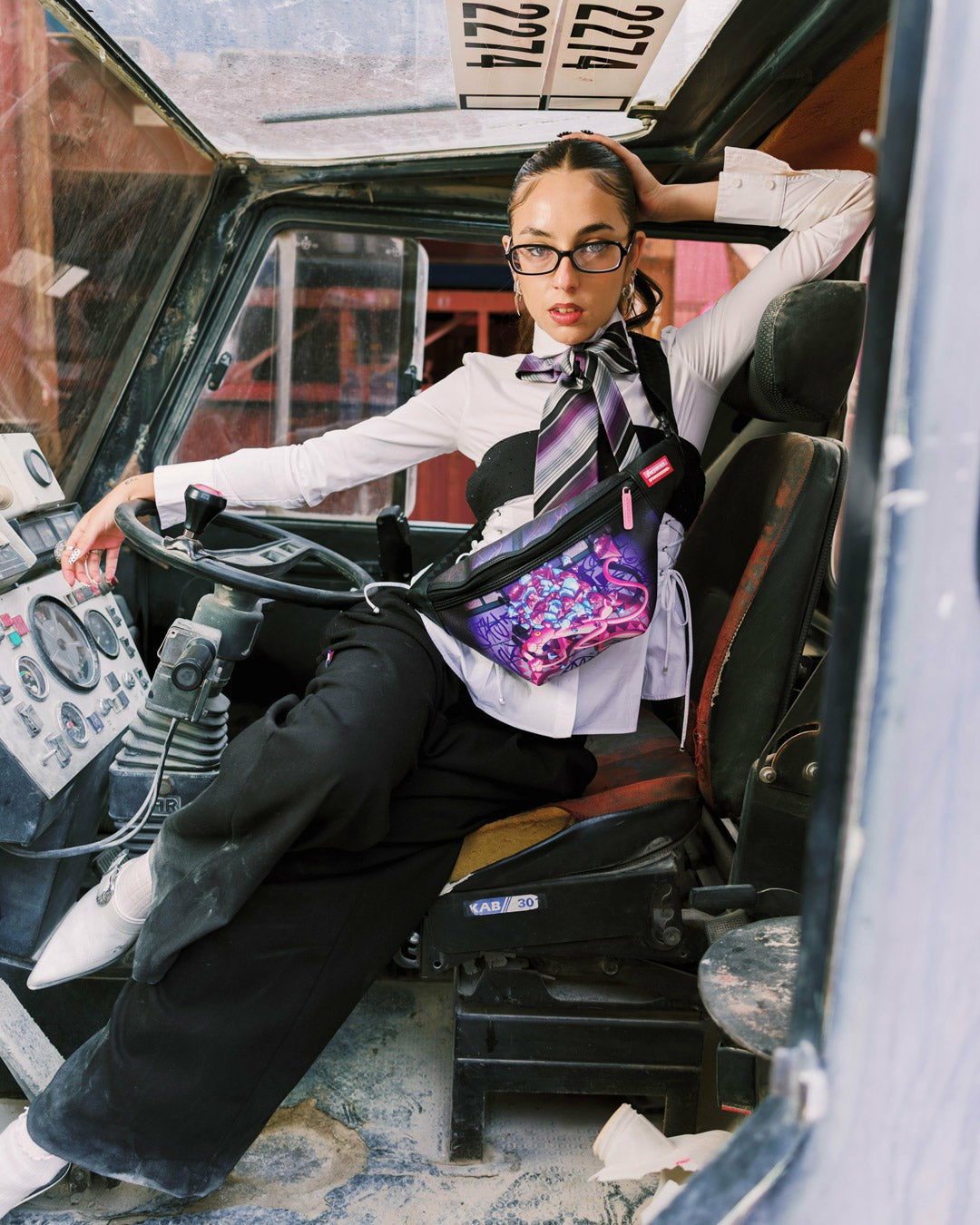 PINK PANTHER DIAMOND HEIST SAVVY CROSSBODY | Sprayground Clearance
