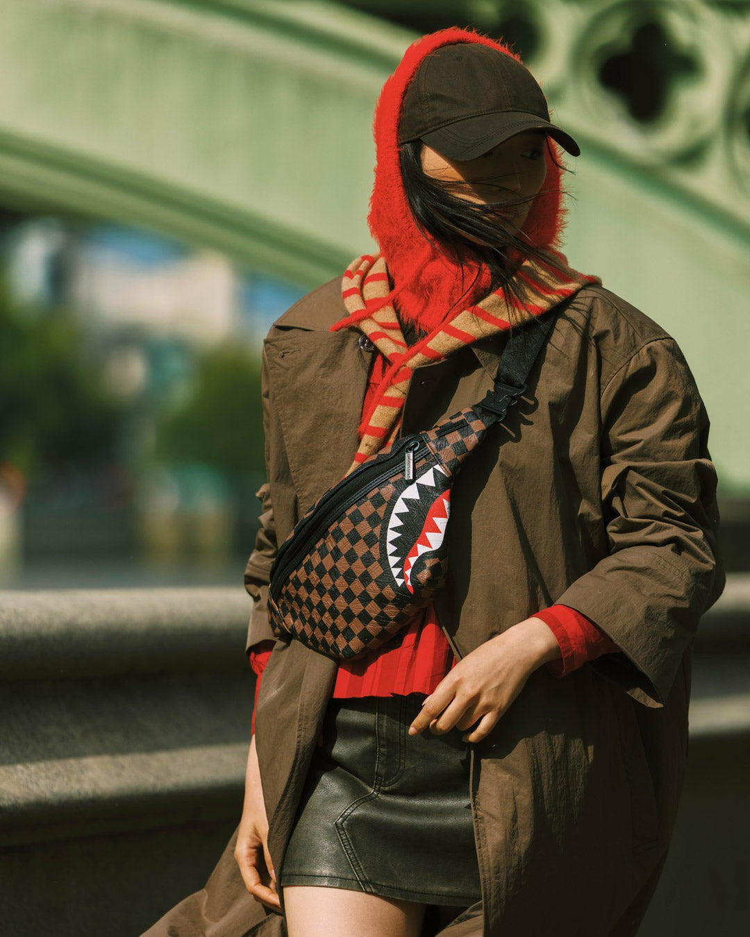 THE PRIVATE JET SHARK CLUB SAVVY CROSSBODY | Sprayground US