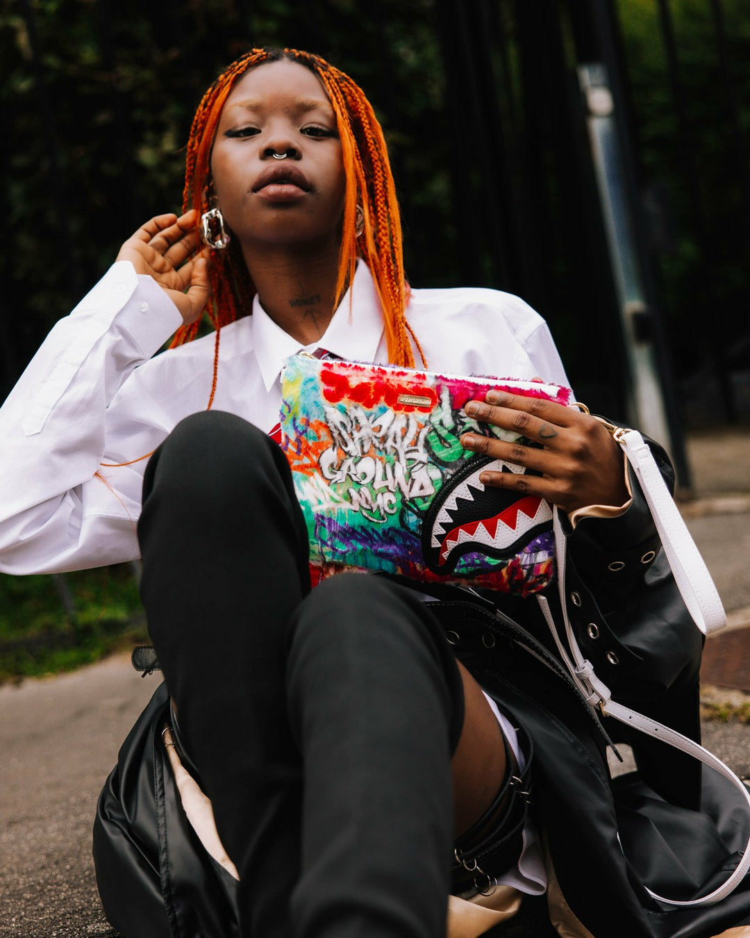 LE MONDE DES GRAFFITIS CROSSOVER CLUTCH | Sprayground Clearance