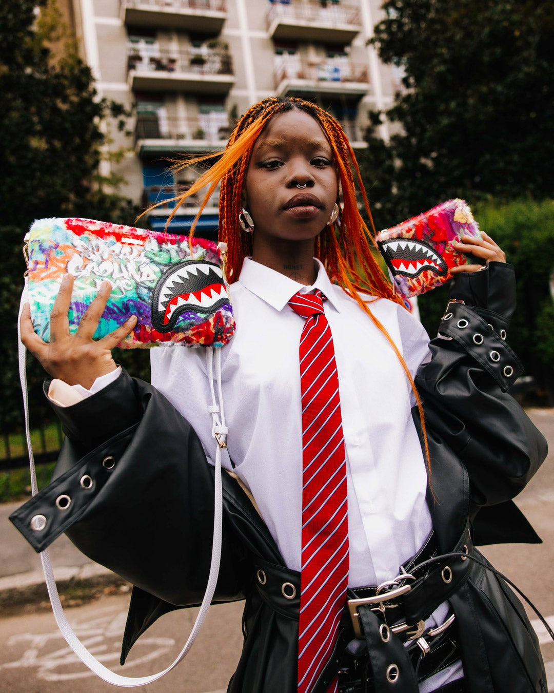 LE MONDE DES GRAFFITIS CROSSOVER CLUTCH | Sprayground Clearance