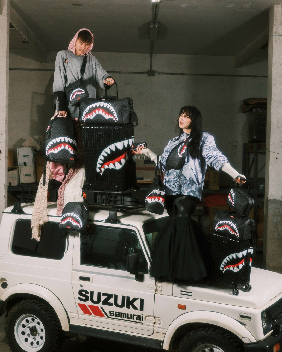 SHARKS IN PARIS HYPER PUFF DUFFLE | Sprayground US
