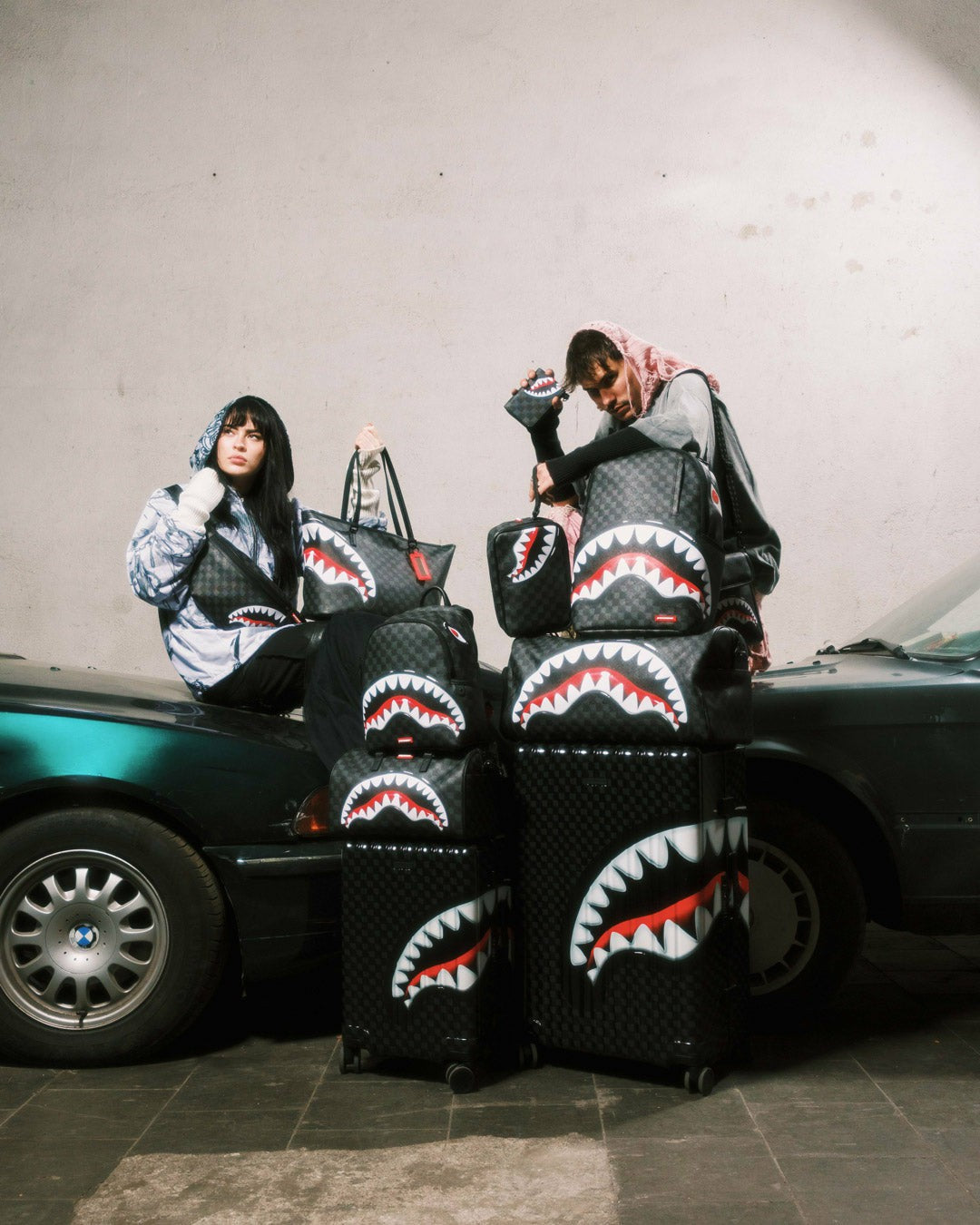 SHARKS IN PARIS HYPER PUFF DUFFLE | Sprayground US