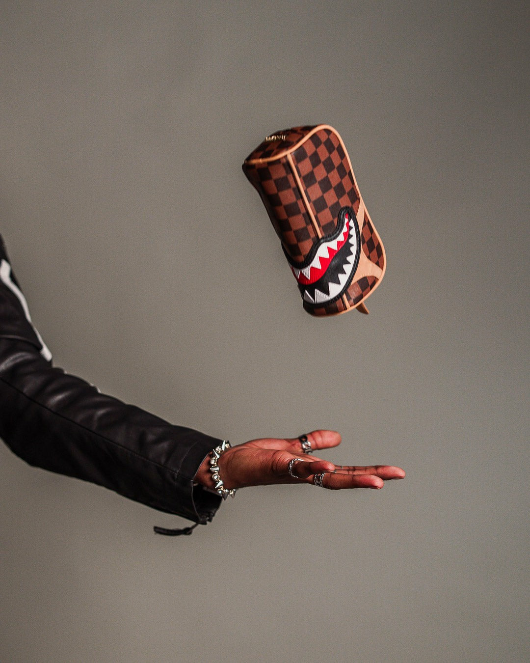 HENNYVILLE POUCH | Sprayground Online