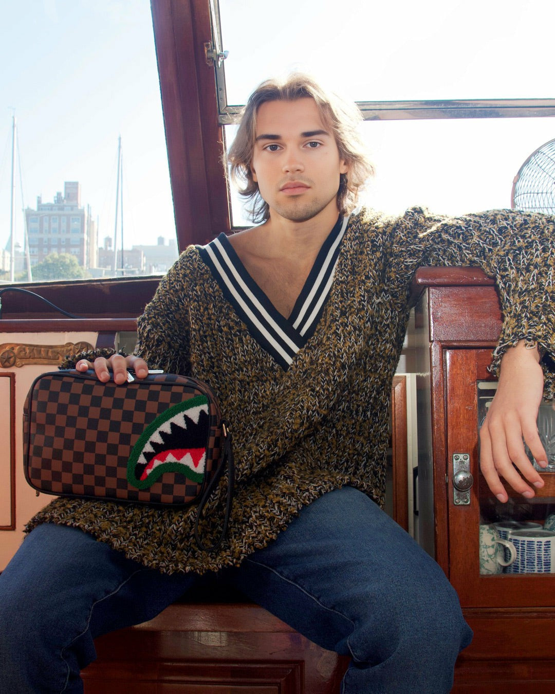ROMEO AIR ITALIA SHARK TOILETRY BAG | Sprayground Clearance
