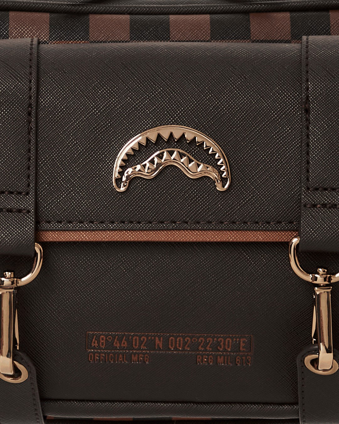 CHECKMATE ROYALE MESSENGER BRICK BAG | Sprayground Near Me