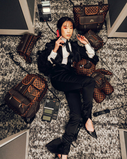 CHECKMATE ROYALE MESSENGER BRICK BAG | Sprayground Near Me