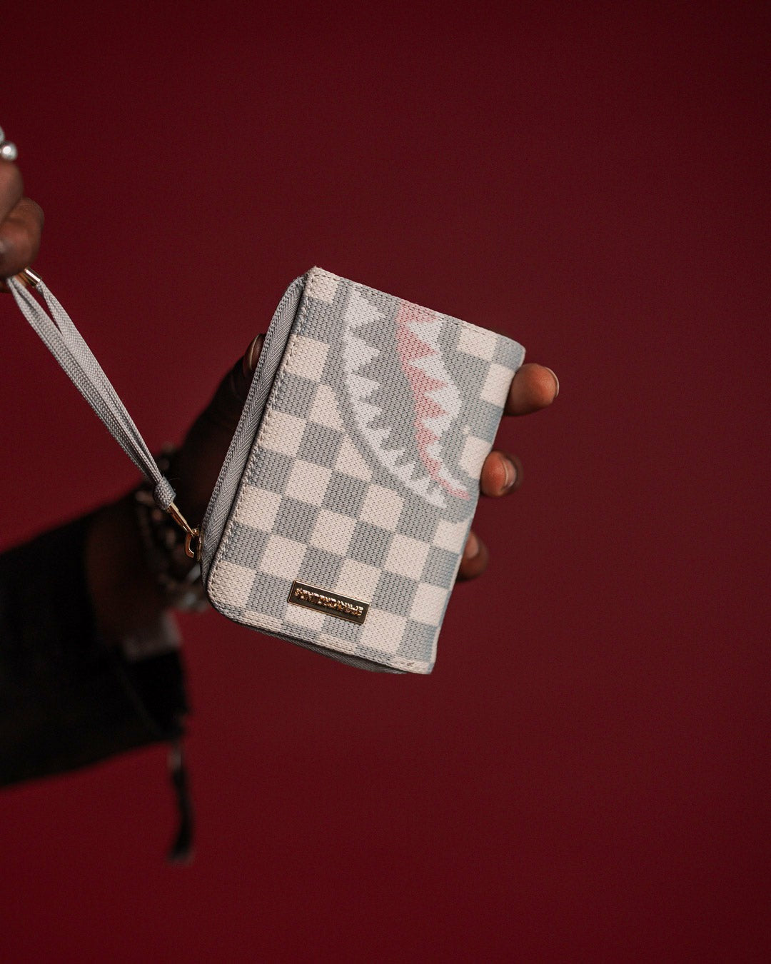 KNIT SHARKS IN PARIS IN CREAM WALLET | Sprayground Clearance
