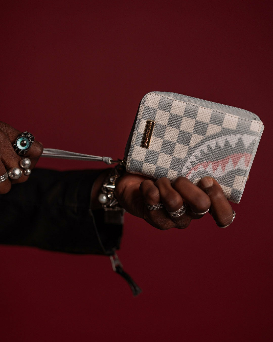 KNIT SHARKS IN PARIS IN CREAM WALLET | Sprayground Clearance