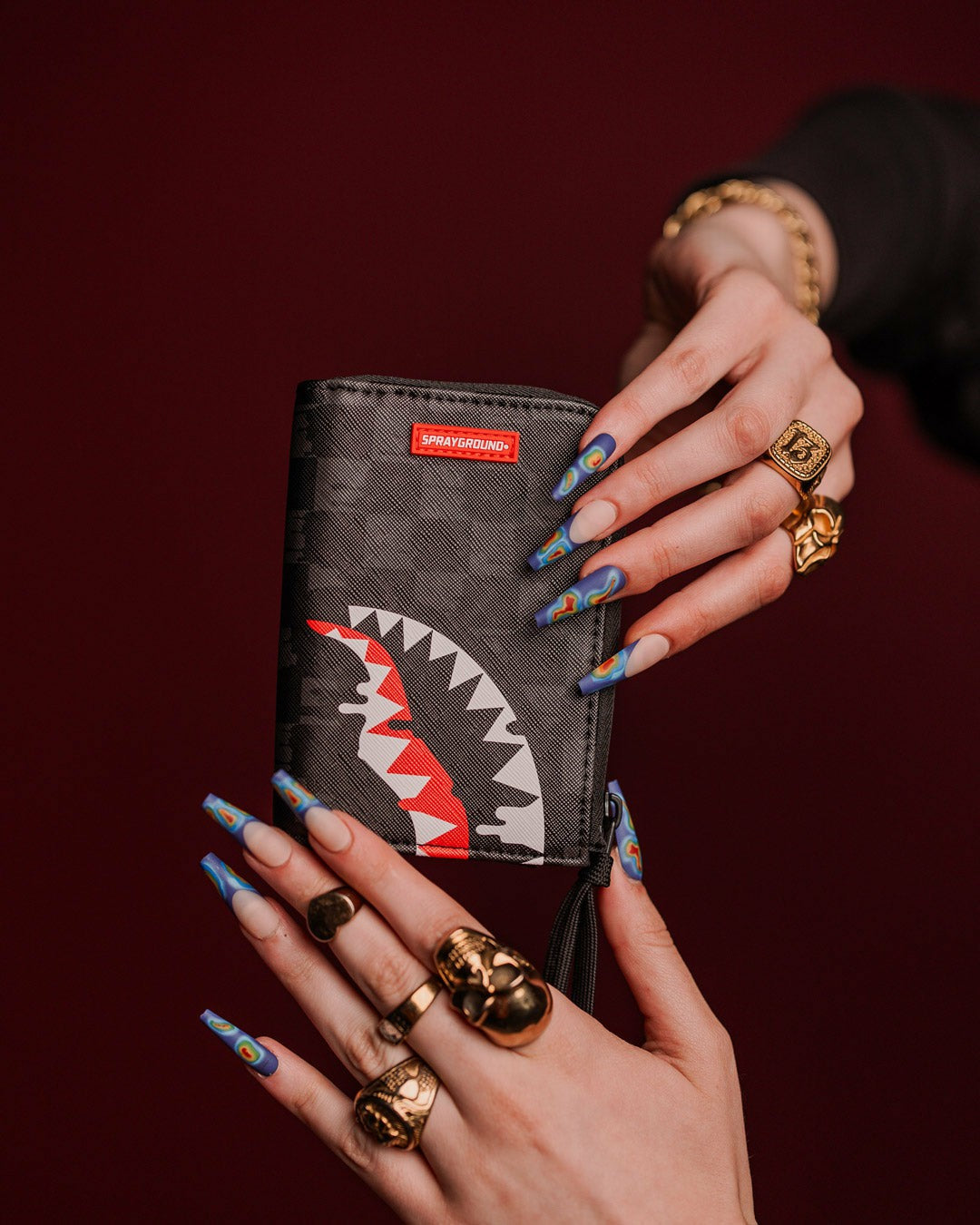 SHARKS IN PARIS THUNDERDRIP WALLET | Sprayground sale