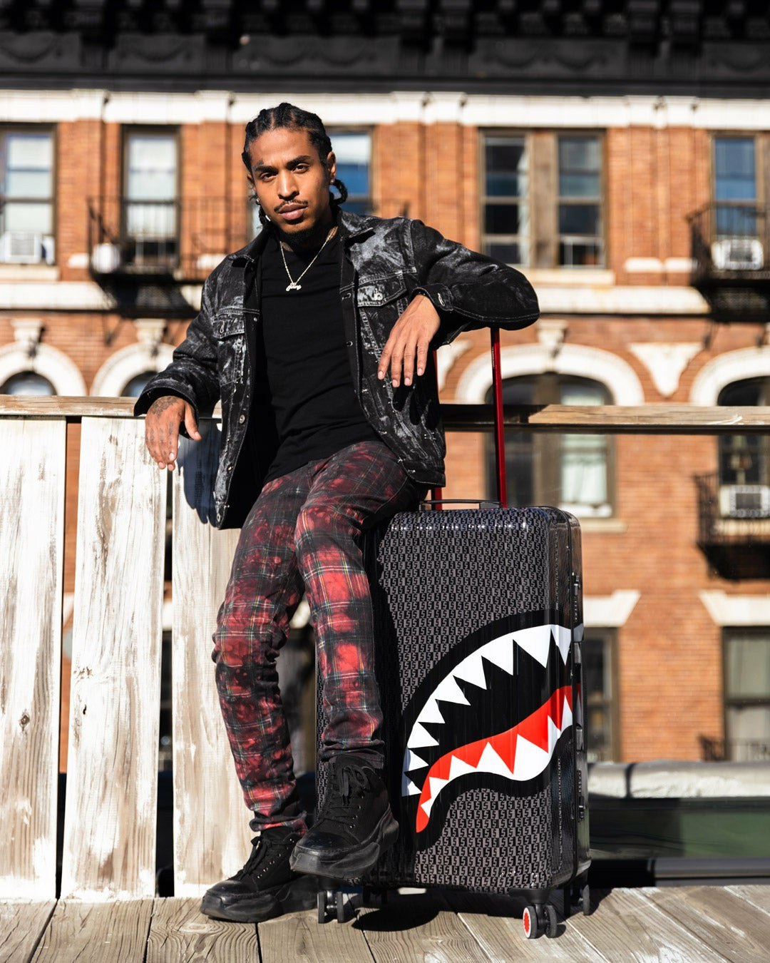SPRAYGATTI REVV SHARKNAUTICS HARDSHELL FULL-SIZE LUGGAGE | Sprayground US