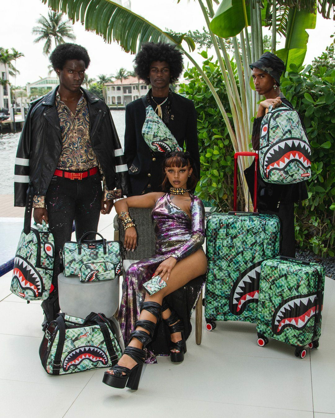 MAMA I MADE IT SHARKITECTURE HARDSHELL FULL-SIZE LUGGAGE | Sprayground US