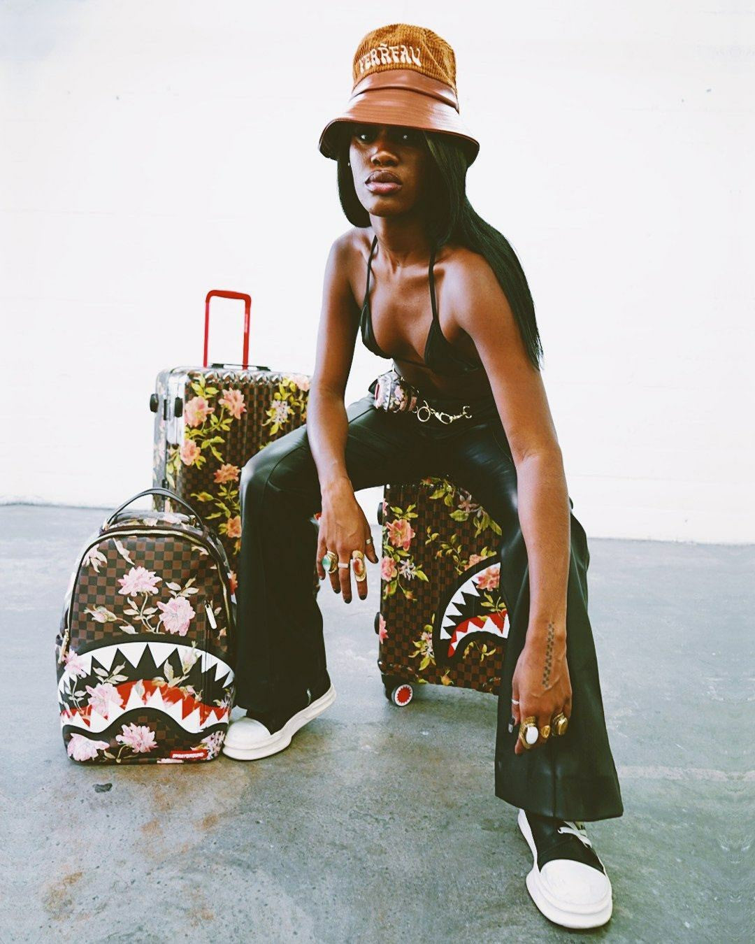 SHARKFLOWER 29.5” FULL-SIZE SHARKNAUTICS LUGGAGE | Sprayground Near Me