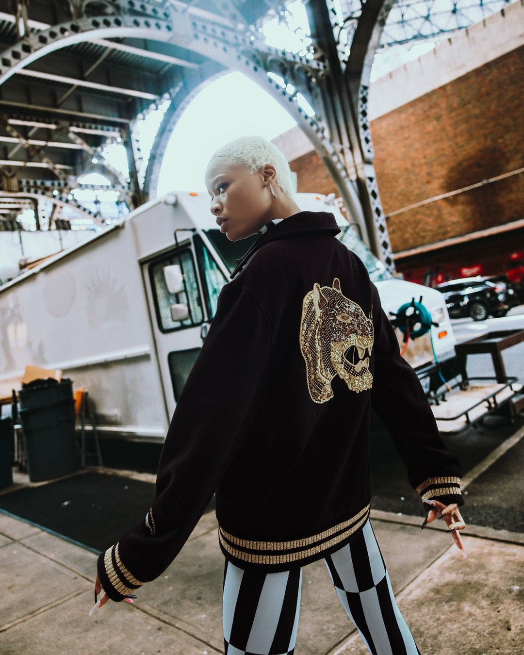 A.I.9 AFRICAN INTELLIGENCE GUILDED LEOPARD - SANDFLOWER COLLAB VARSITY | Sprayground US