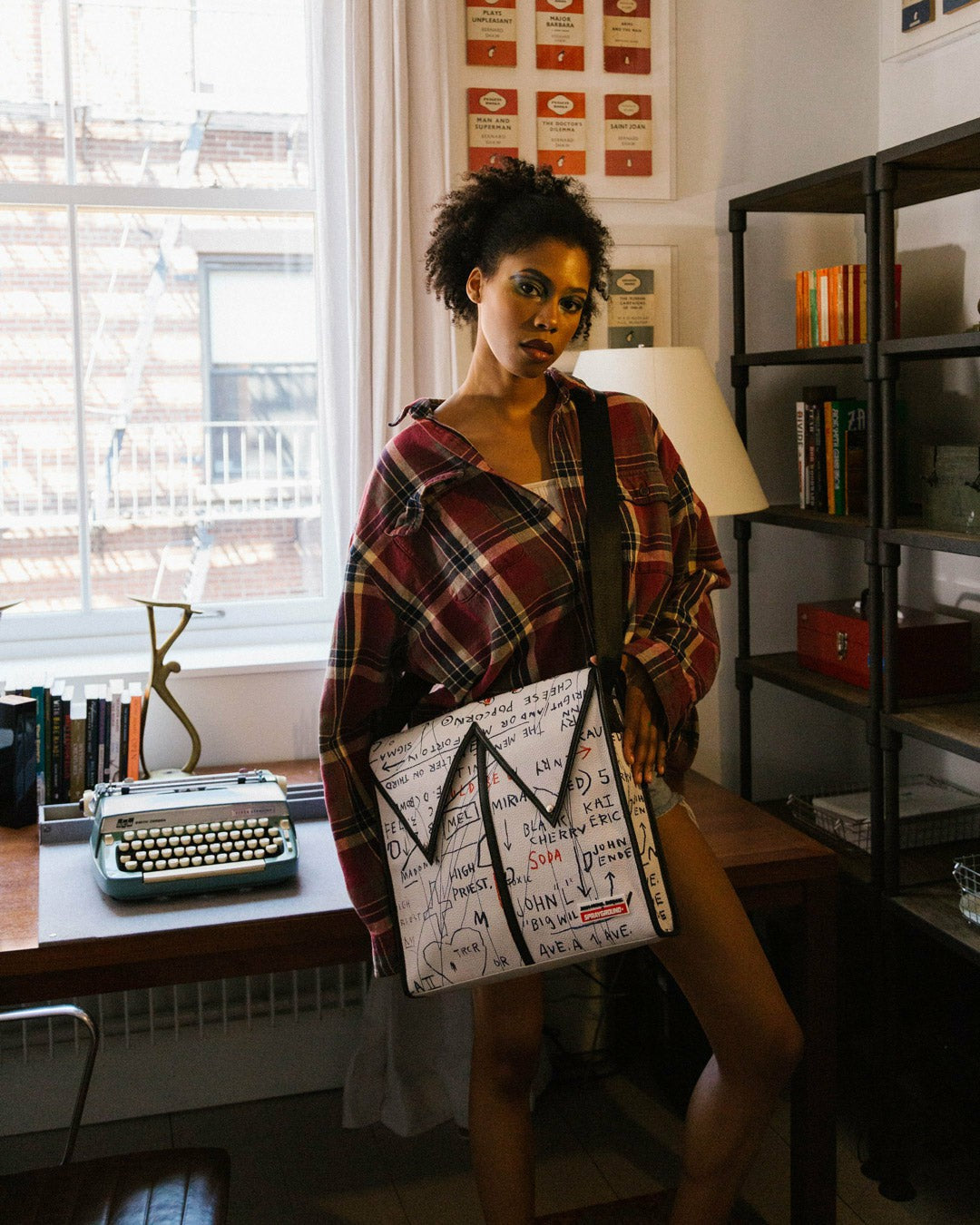 OFFICIAL BASQUIAT UNTITLED (CHEESE POPCORN) 1983 SLING MESSENGER | Sprayground US