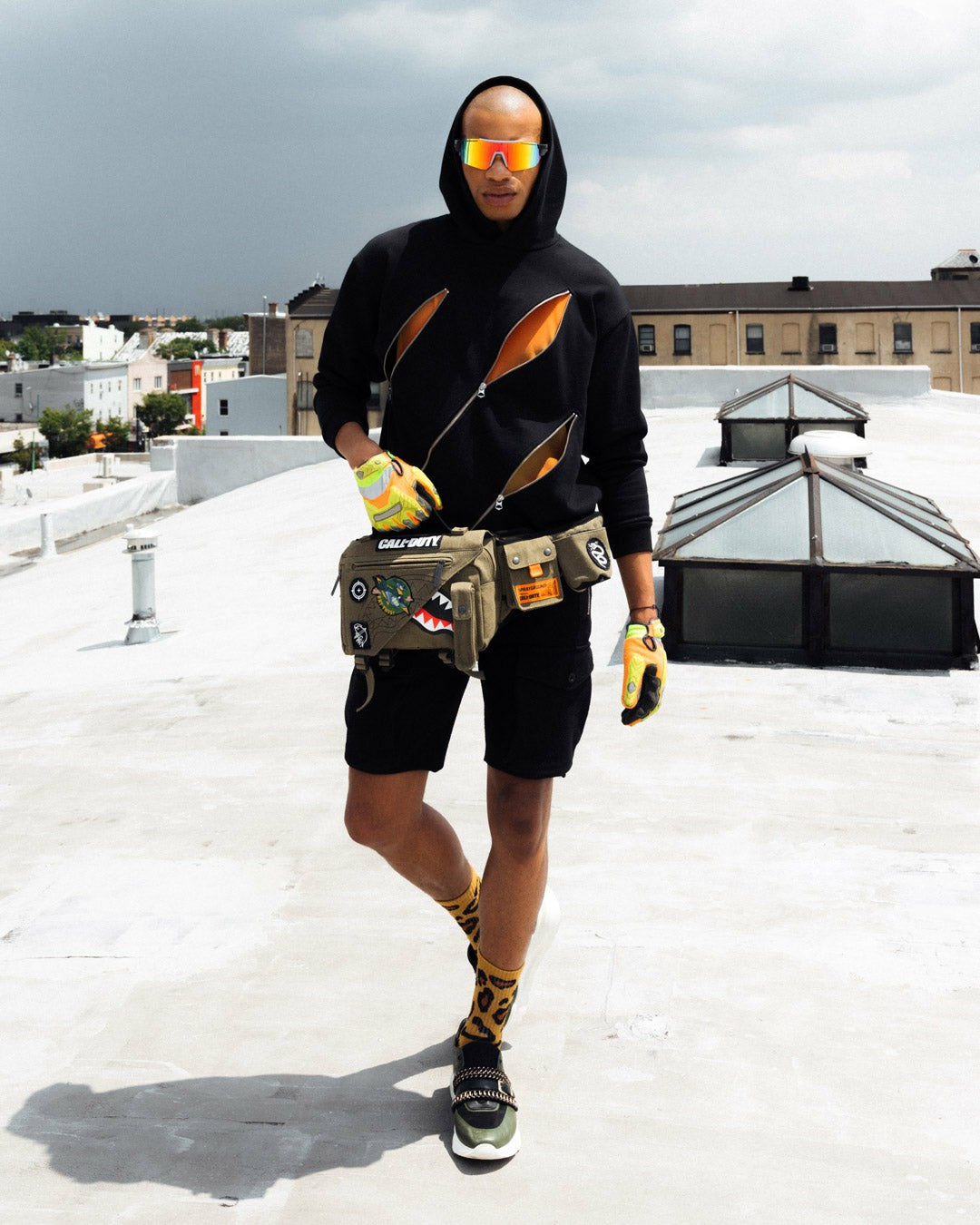 CALL OF DUTY NEVER BACK DOWN CROSSBODY | Sprayground US