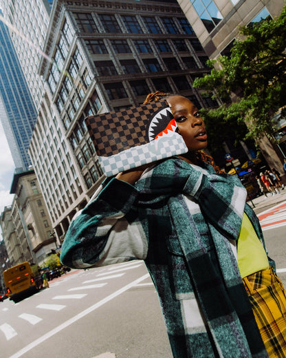 UNSTOPPABLE ENDEAVORS II CROSSOVER CLUTCH | Sprayground Near Me
