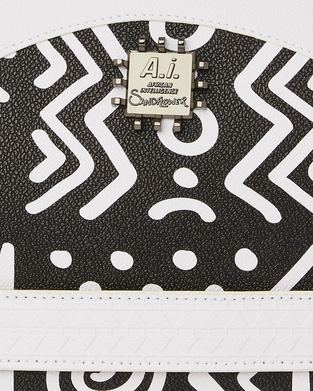 A.I.8 AFRICAN INTELLIGENCE - ORIGIN STORY CROSSOVER CLUTCH | Sprayground US