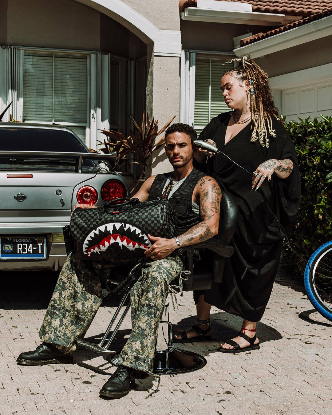 SHARKS IN PARIS THUNDERDRIP DUFFLE | Sprayground Discount
