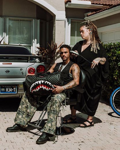 SHARKS IN PARIS THUNDERDRIP DUFFLE | Sprayground Discount