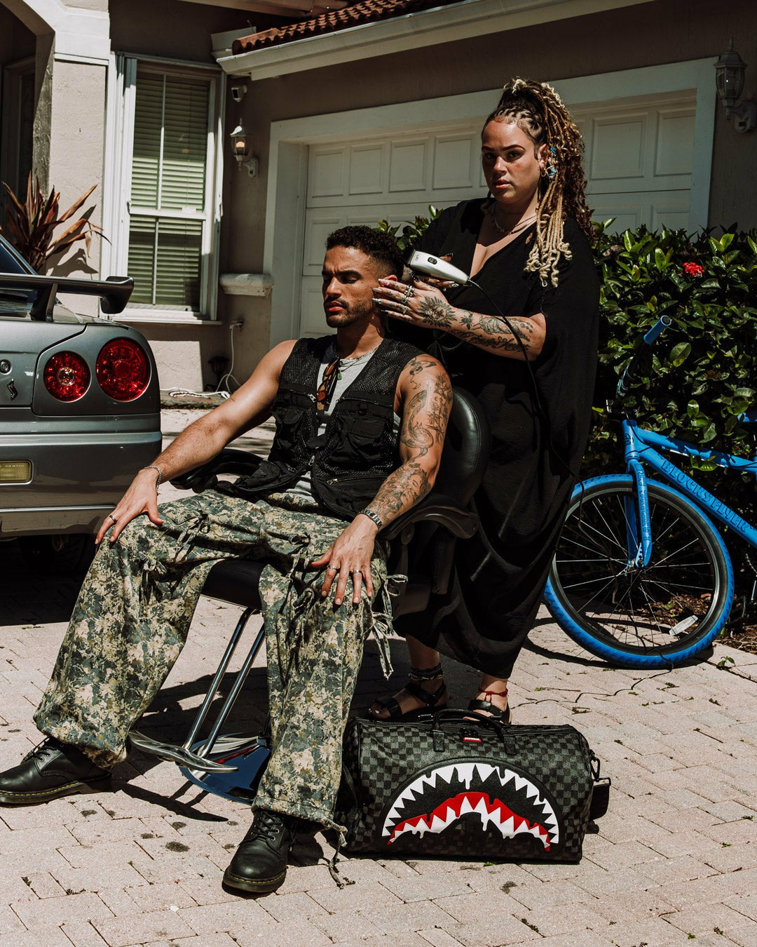 SHARKS IN PARIS THUNDERDRIP DUFFLE | Sprayground Discount