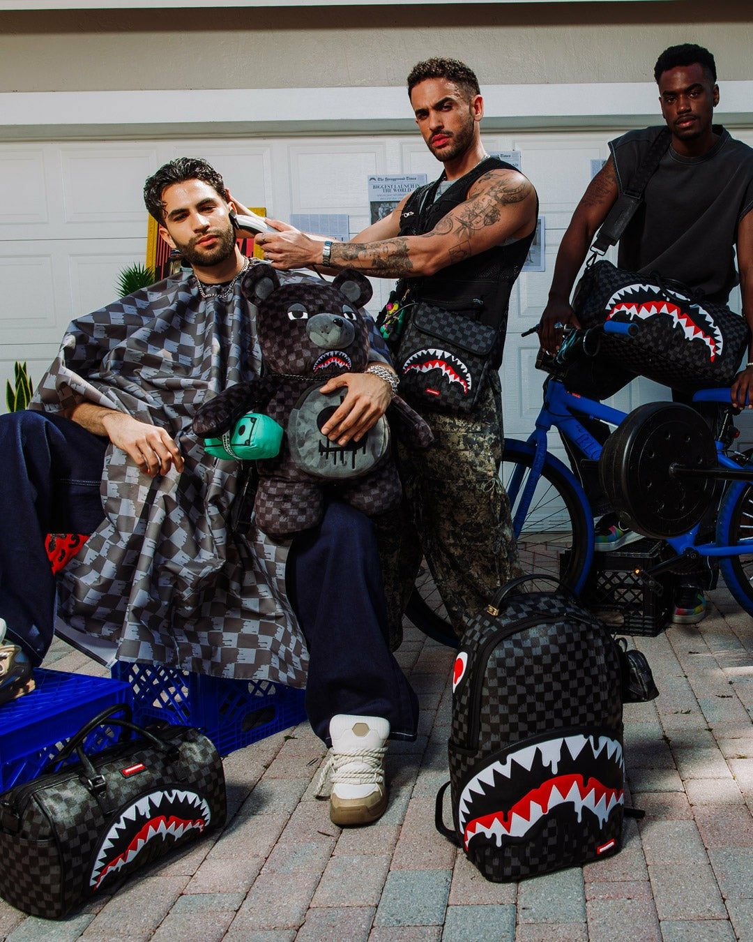 SHARKS IN PARIS THUNDERDRIP DUFFLE | Sprayground Discount