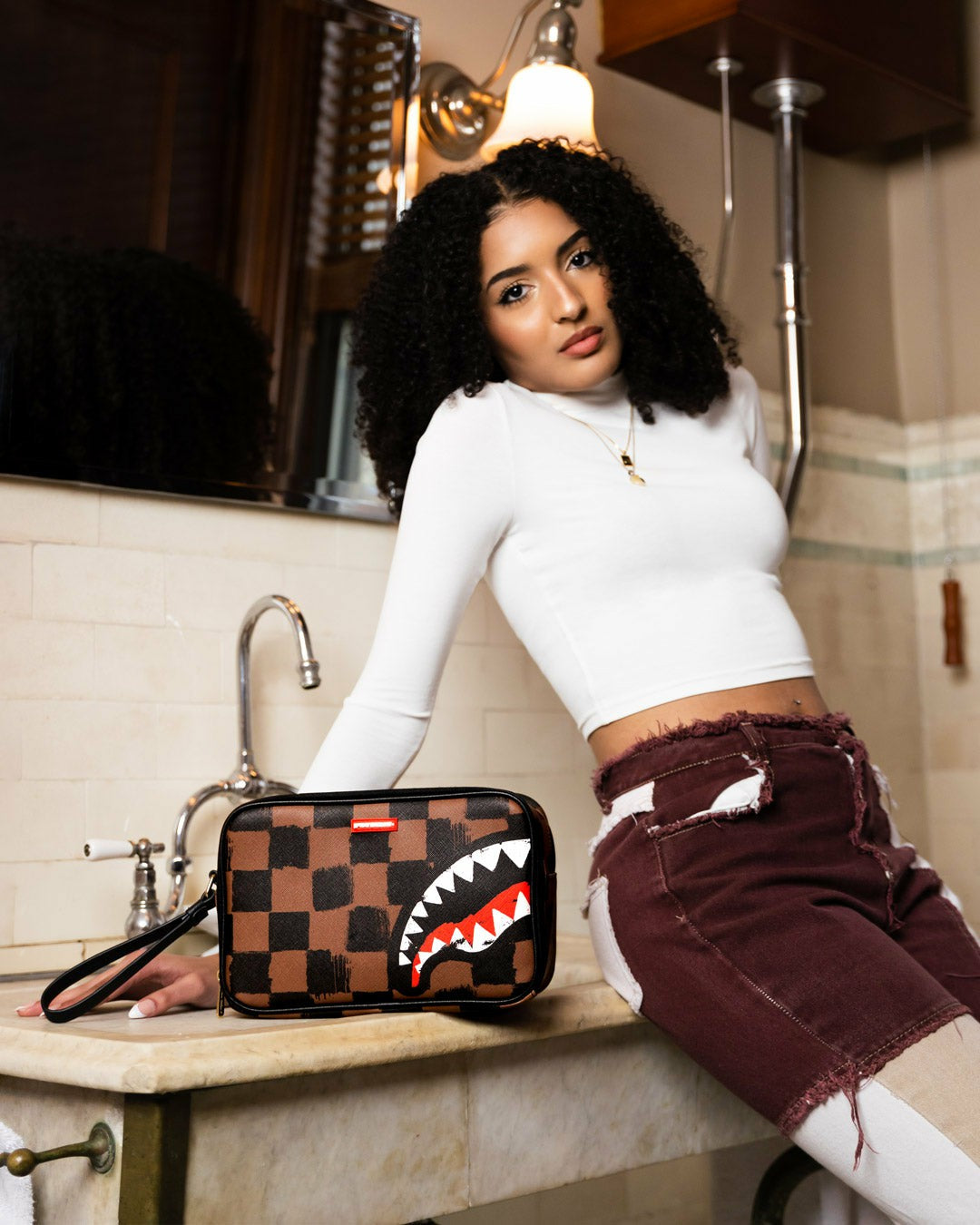 SHARKS IN PARIS VANQUISH TOILETRY BAG | Sprayground Clearance