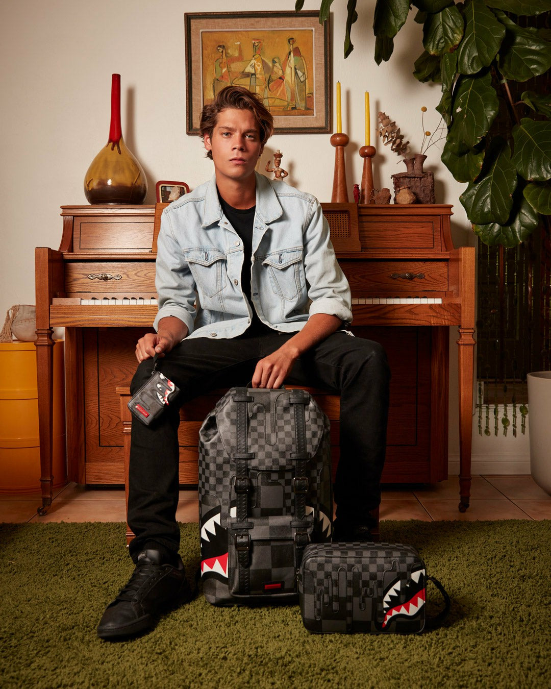 XTC GREY SHARKS IN PARIS TOILETRY BAG | Sprayground Online