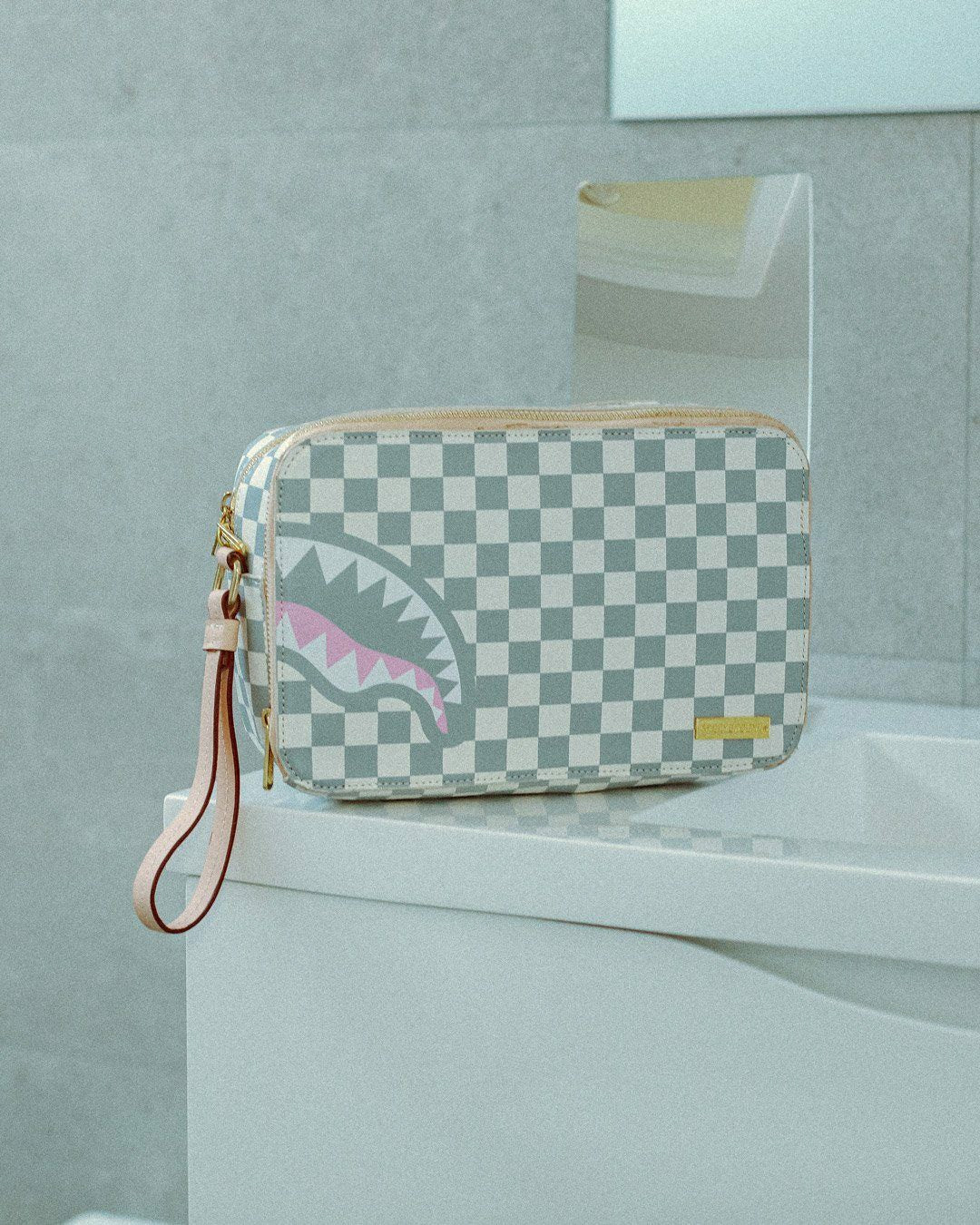 ROSE ALL DAY LA PALAIS TOILETRY BAG | Sprayground Near Me