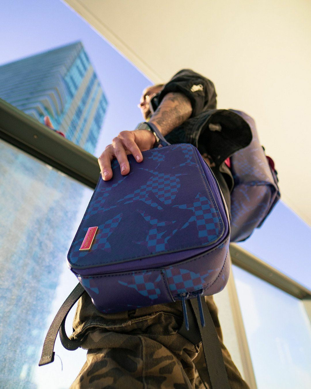 SHARK CHECK (BLUE) TOILETRY | Sprayground US