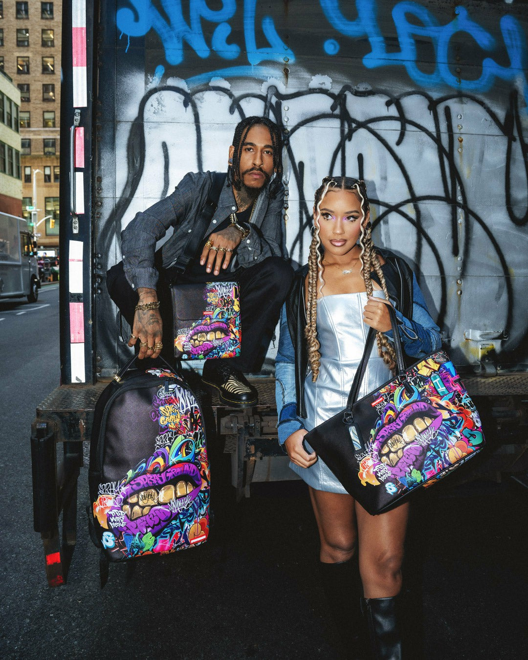 HALF GRAF LIPS TOTE | Sprayground US