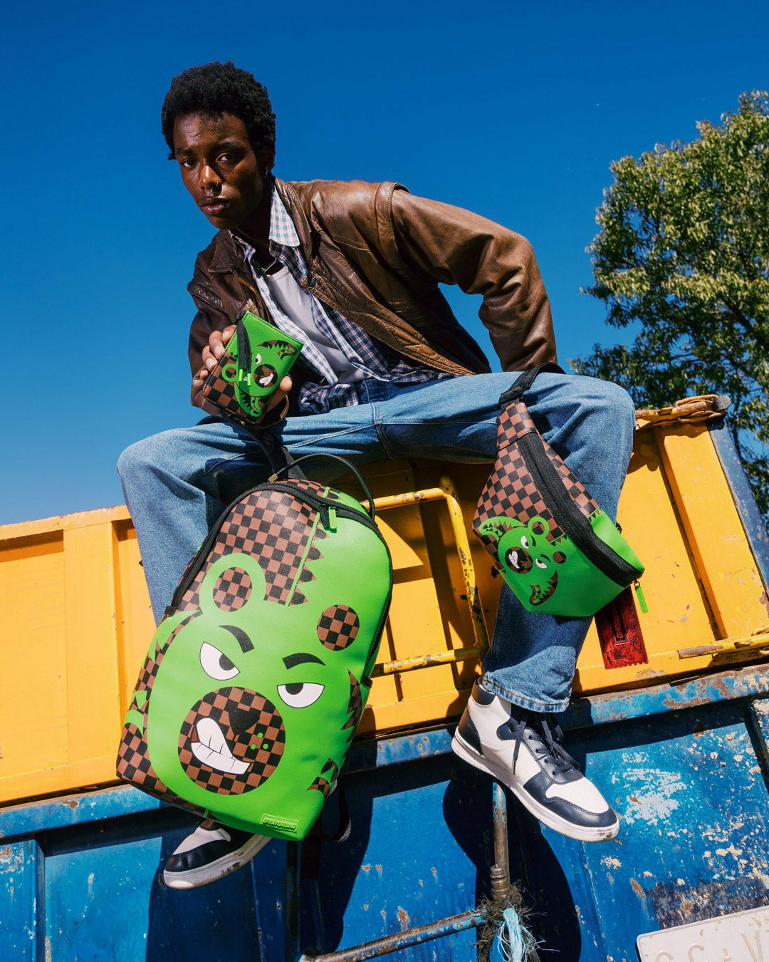 GREEN MONEY BEAR WALLET | Sprayground sale