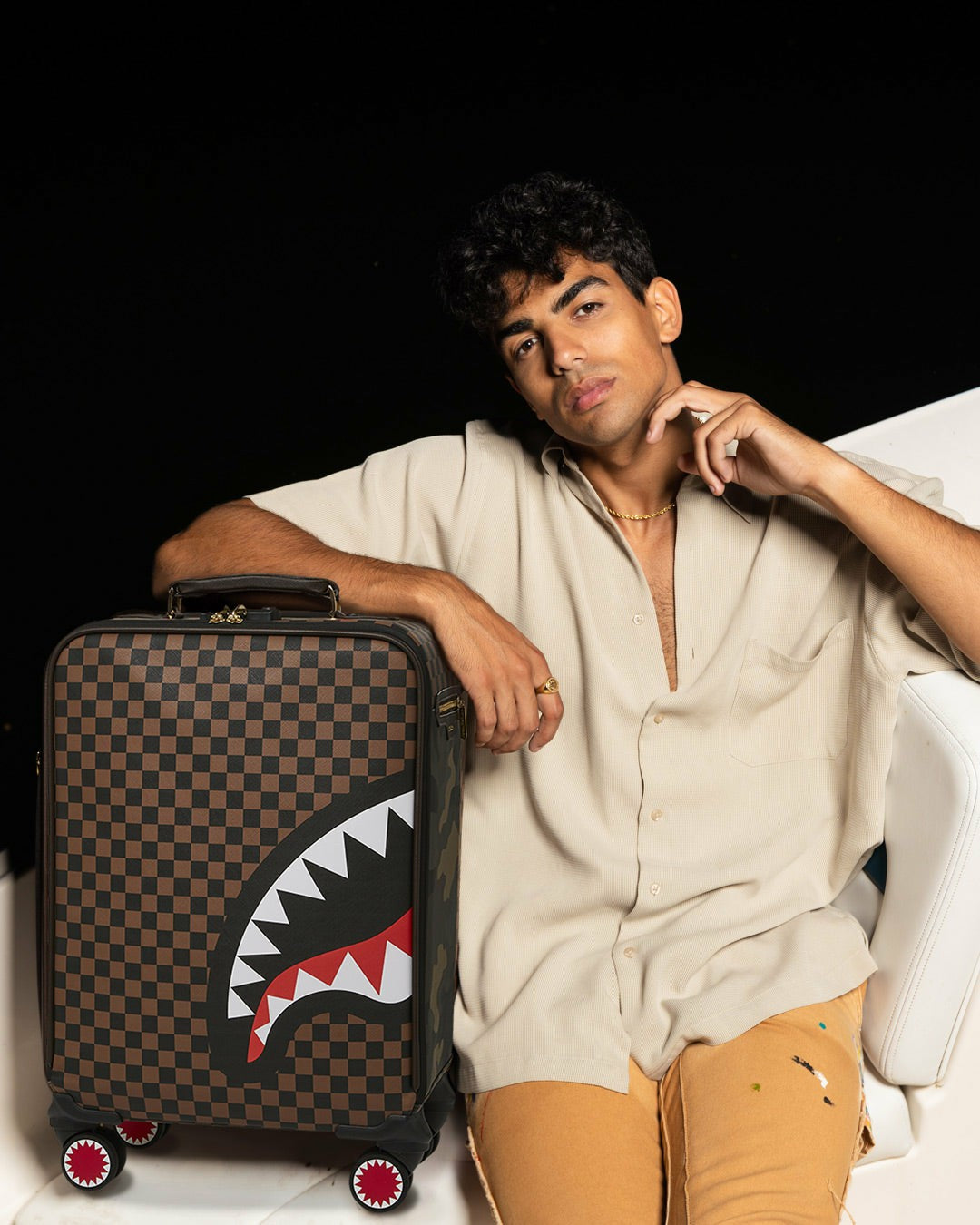 EXTERIOR GOLD ZIP POCKET SHARKS IN PARIS JETSETTER CARRY-ON LUGGAGE | Sprayground Discount