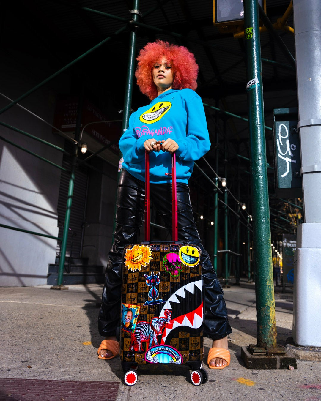 GLOBAL MOGUL POPAGANDA RON ENGLISH EDITION HARDSHELL CARRY-ON LUGGAGE | Sprayground Online