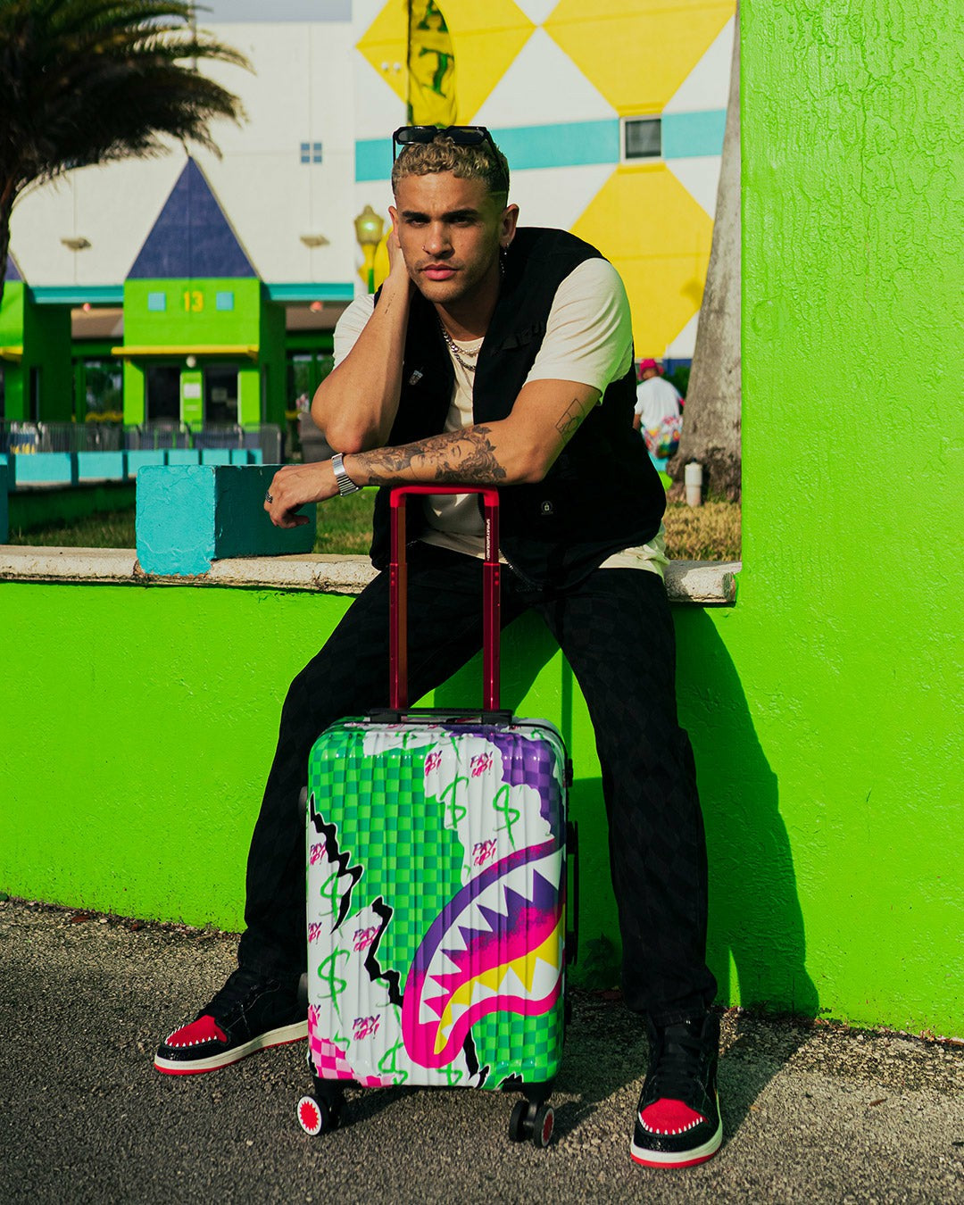 DREAMY TECHNICOLOR SHARKNAUTICS HARDSHELL CARRY-ON LUGGAGE | Sprayground Clearance