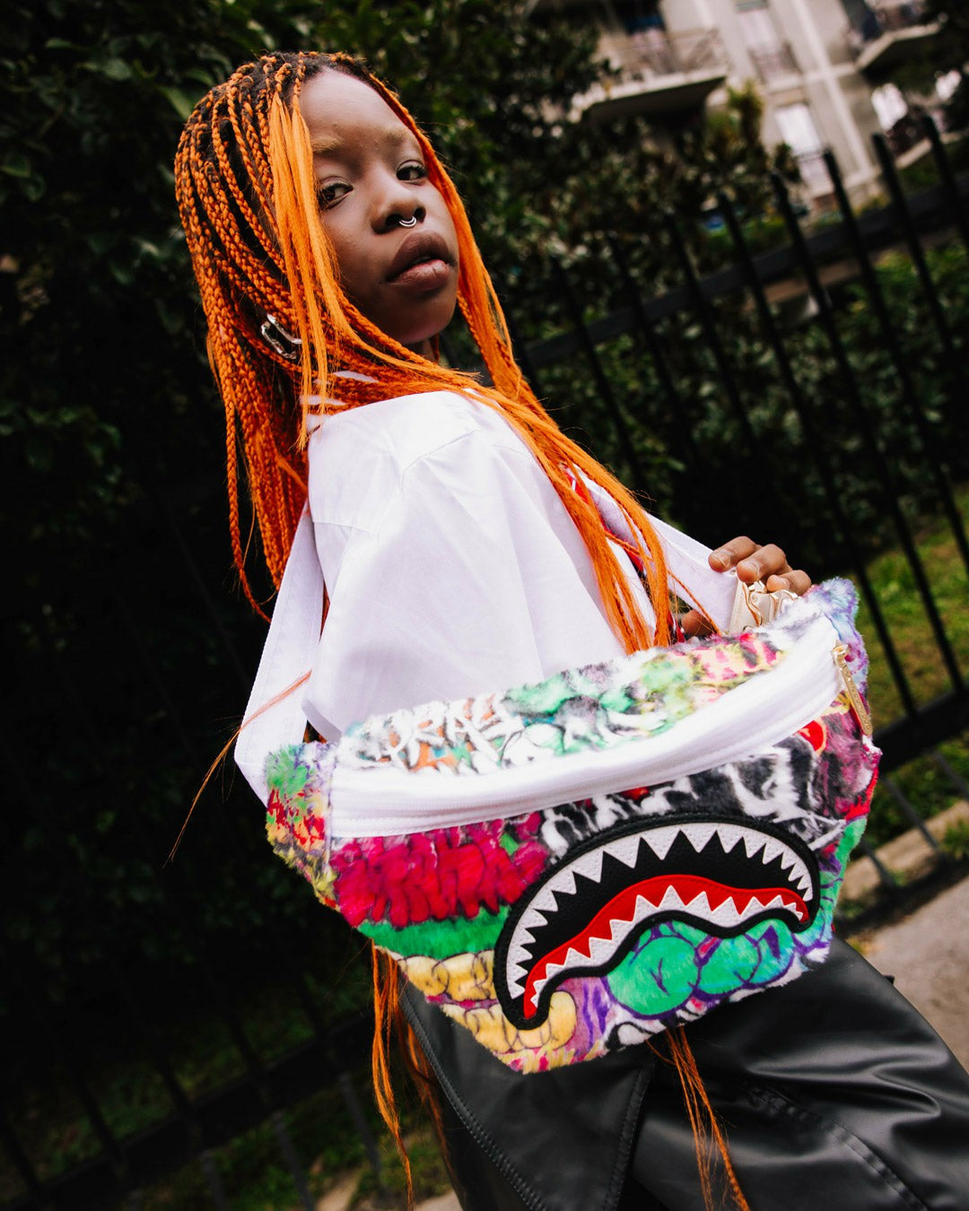 LE MONDE DES GRAFFITIS SAVVY CROSSBODY | Sprayground Online