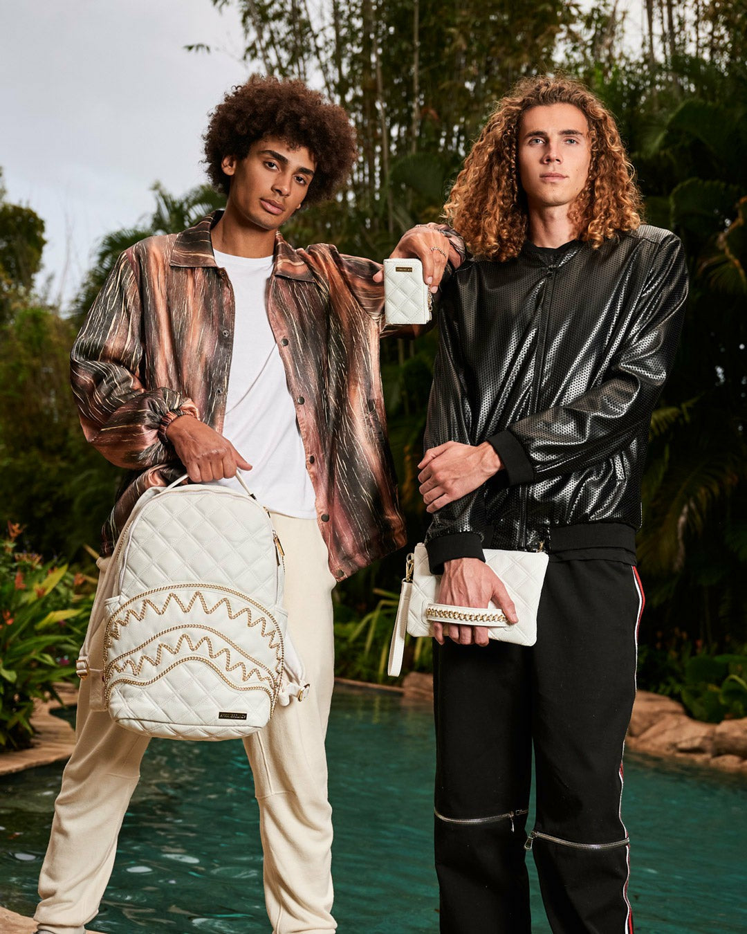 RIVIERA LE BLANC GOLD CHAIN SHARK CROSSOVER CLUTCH | Sprayground Online