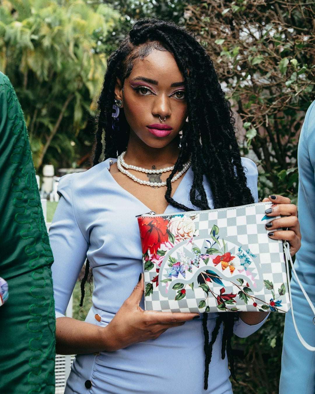 JARDIN DU PALAIS CROSSOVER CLUTCH | Sprayground Near Me