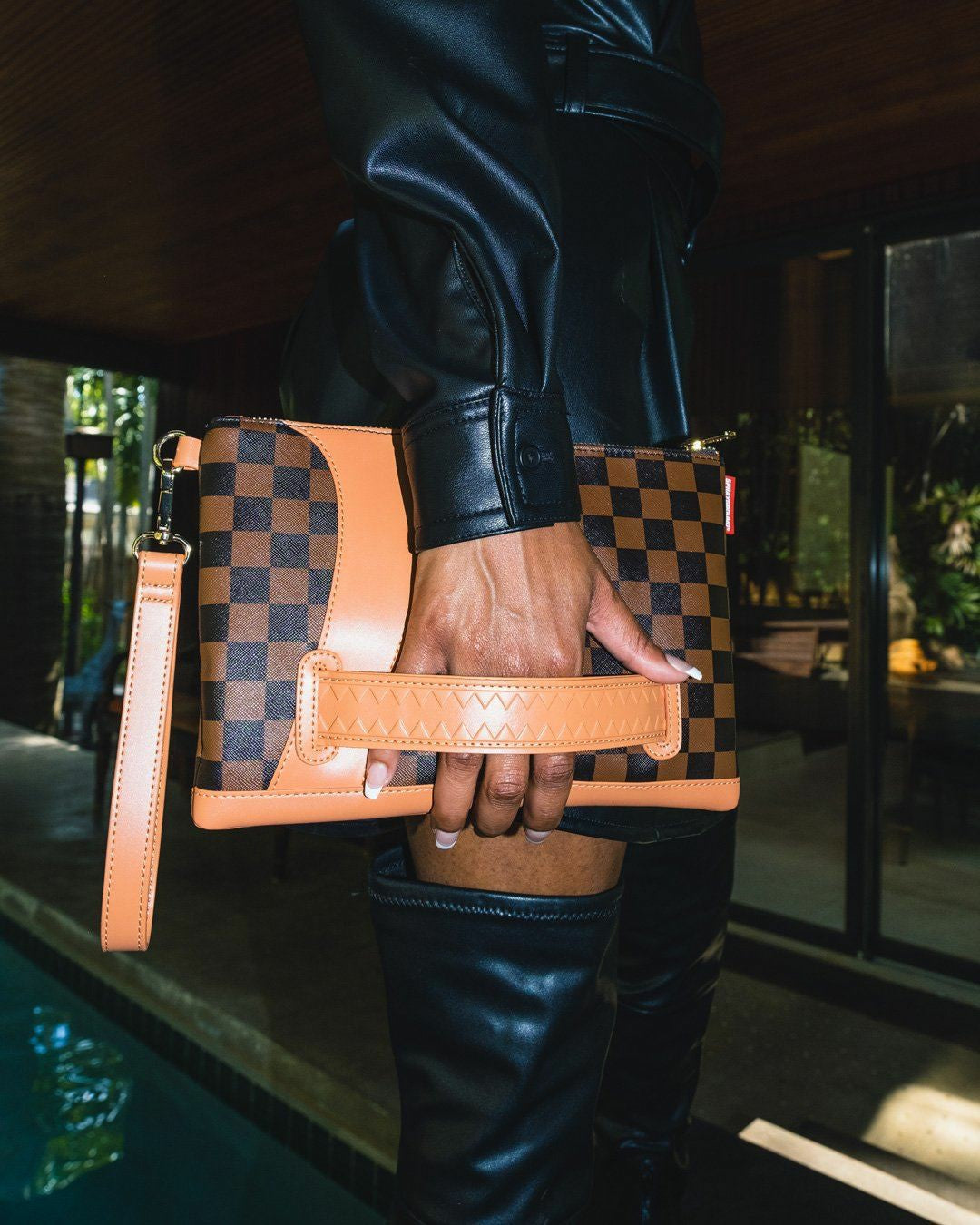 HENNY AIR TO THE THRONE CROSSOVER CLUTCH | Sprayground for sale