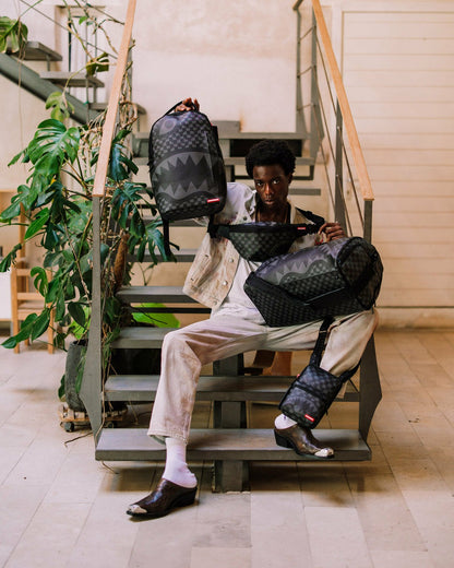 HANGOVER DRIP CHECK DUFFLE | Sprayground US