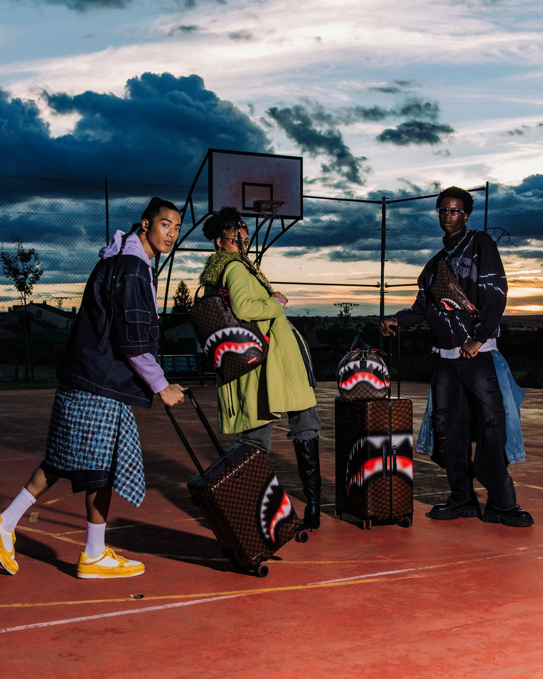 SHARKS IN PARIS BLUR EFFECT DUFFLE | Sprayground Discount