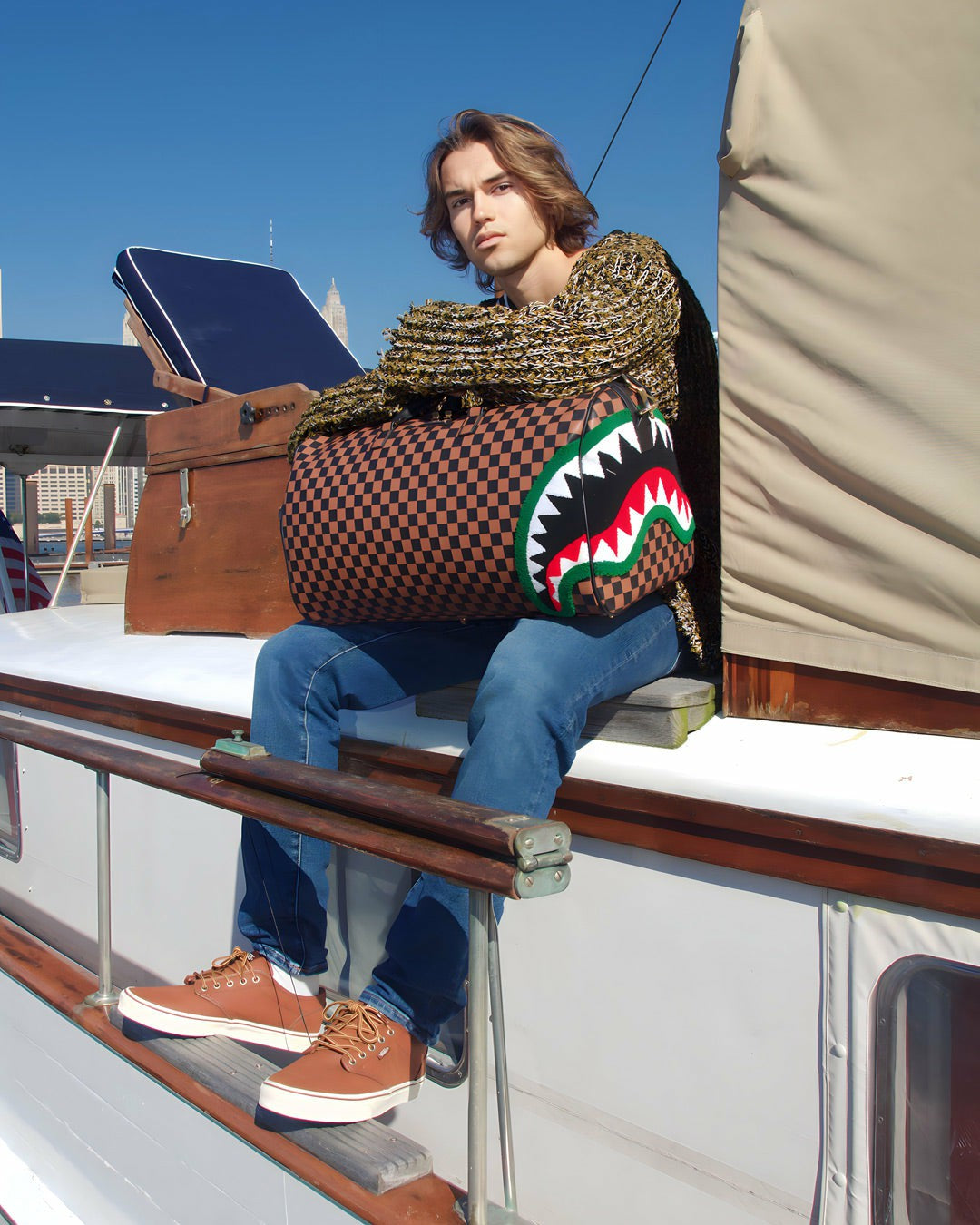 ROMEO AIR ITALIA SHARK DUFFLE | Sprayground Online