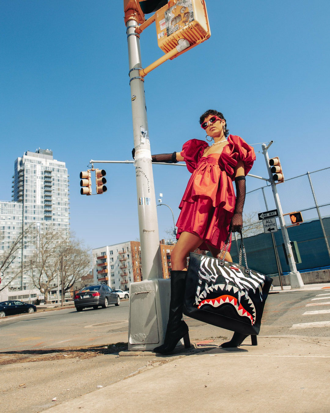 ZE SHARK PREDATOR TOTE | Sprayground Clearance