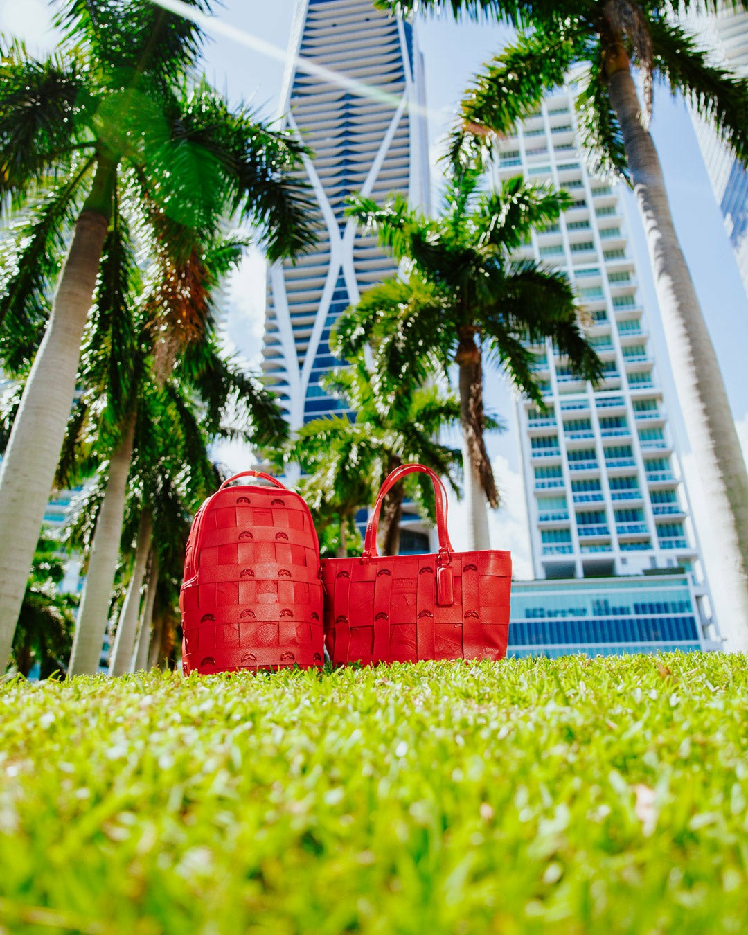 SUPER HOT FIRE CLASSIC TOTE | Sprayground Online